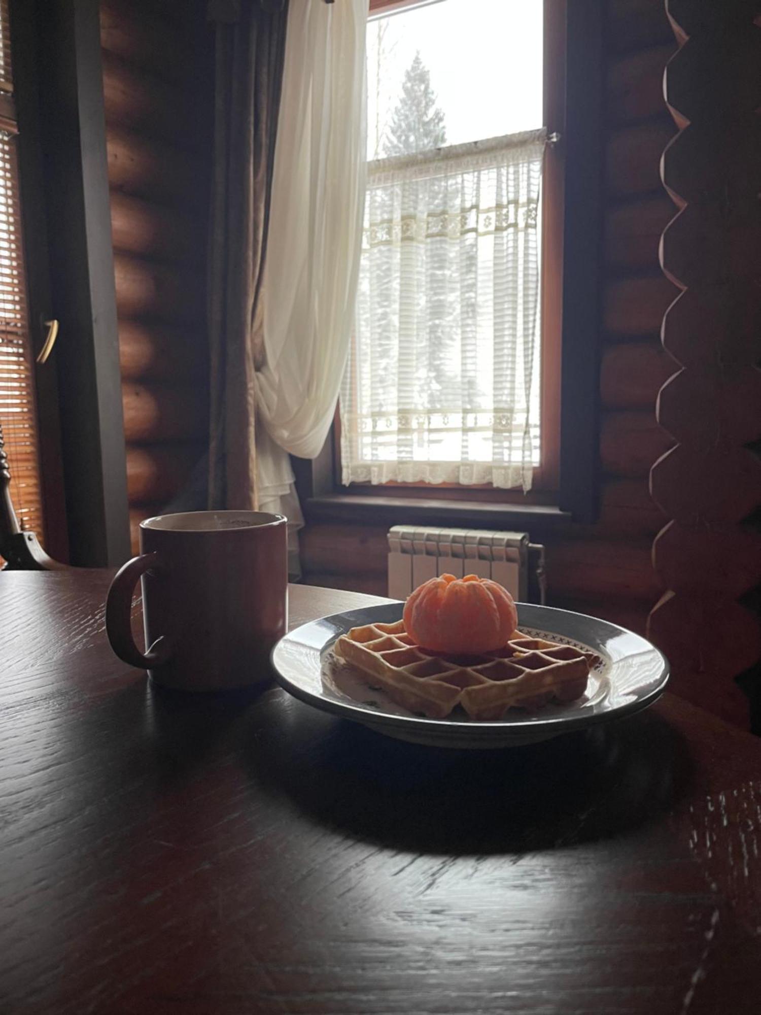 Relaxation In Guta Гута Покращене Шале Luaran gambar