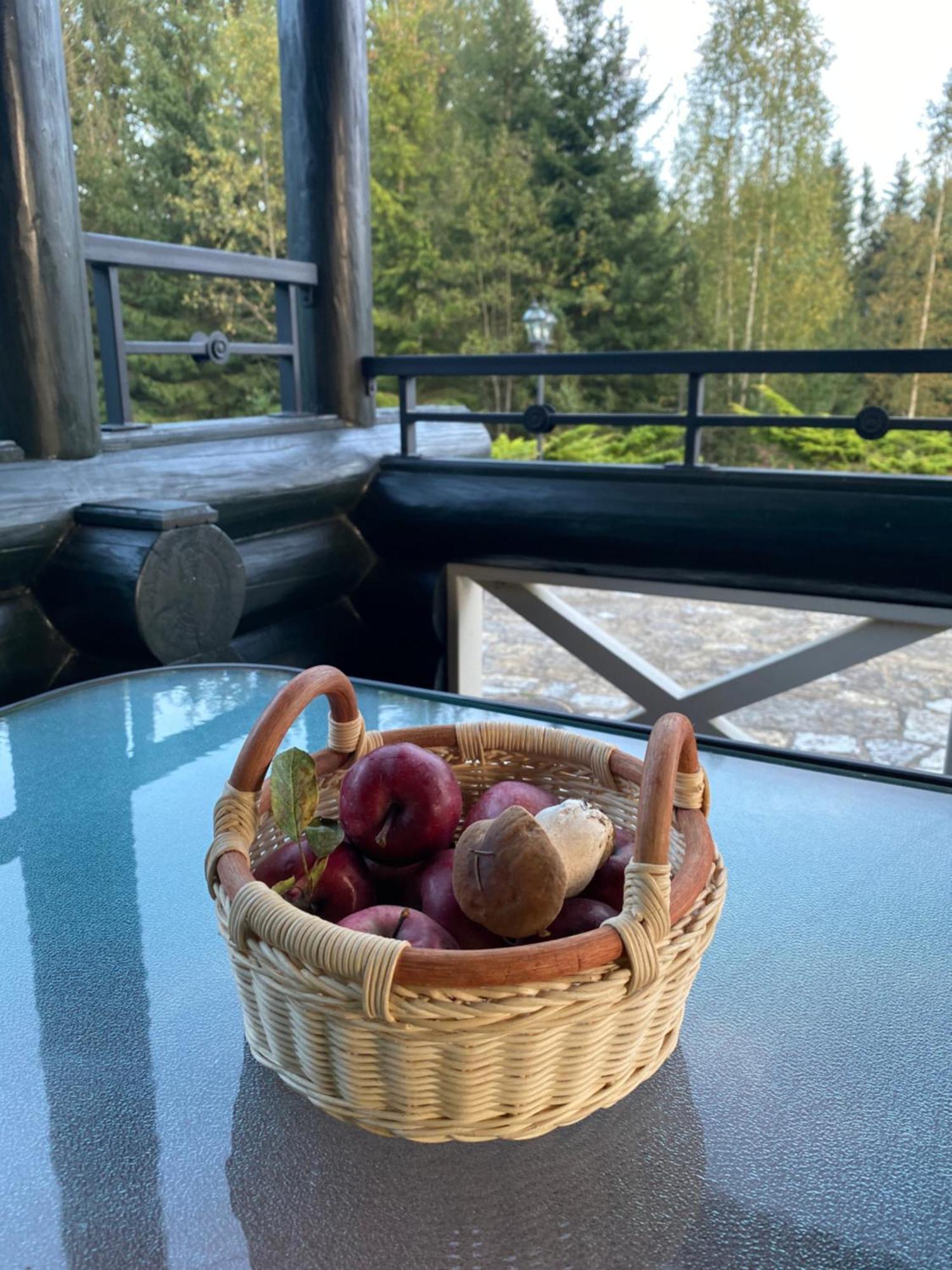 Relaxation In Guta Гута Покращене Шале Luaran gambar
