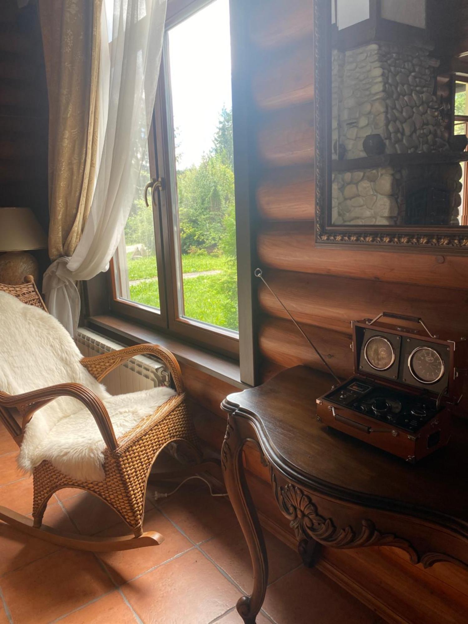 Relaxation In Guta Гута Покращене Шале Luaran gambar