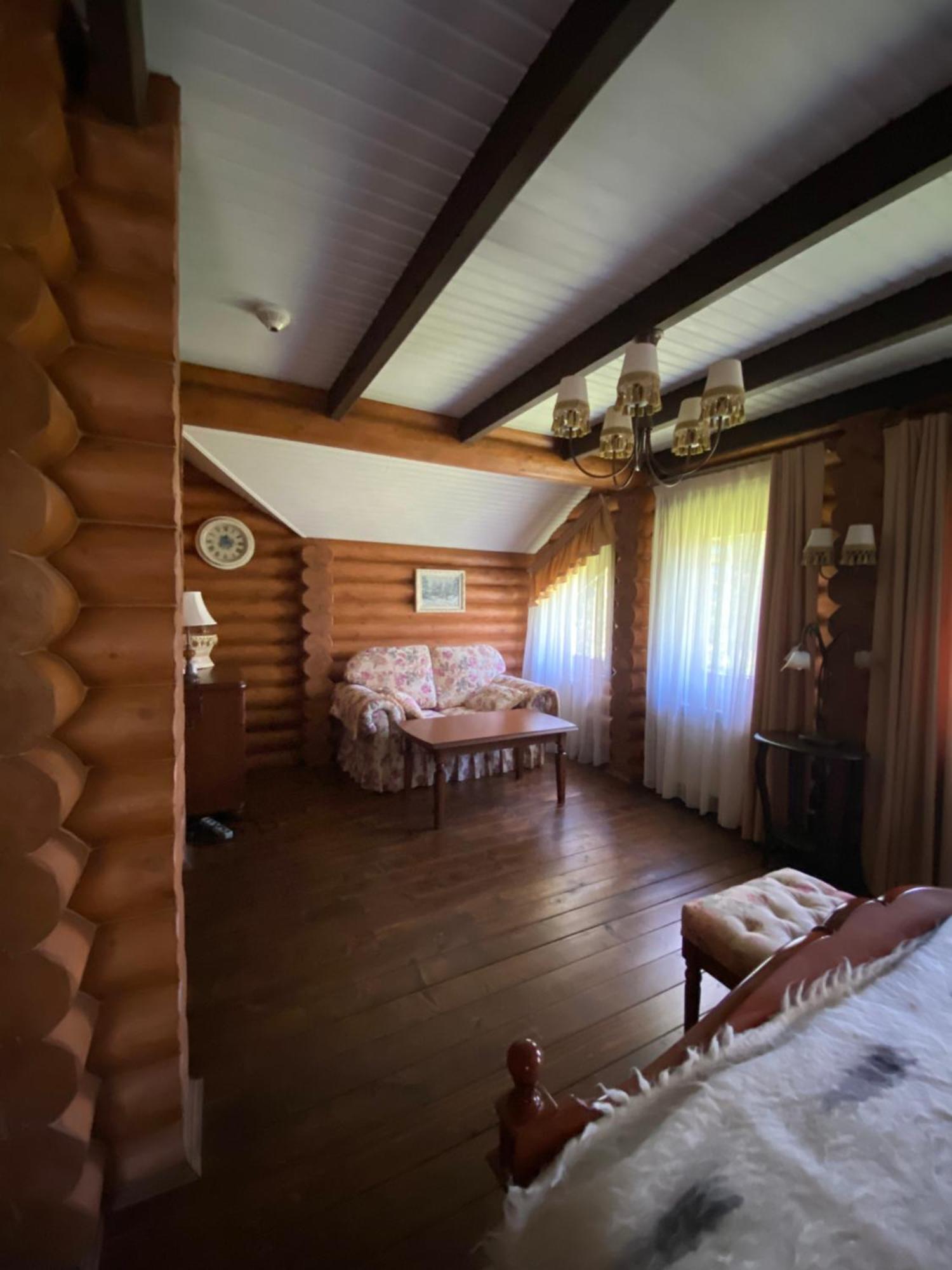 Relaxation In Guta Гута Покращене Шале Luaran gambar
